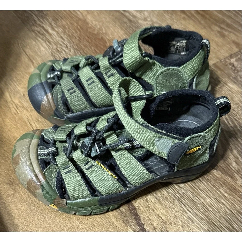 Keen Waterproof Newport H2 Sandals Water Shoe Toddler Size 10 Camo Green 1014240
